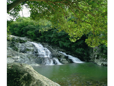 二畳ヶ滝と発電所（二畳ヶ滝）