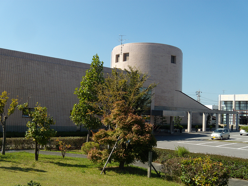 一色学びの館