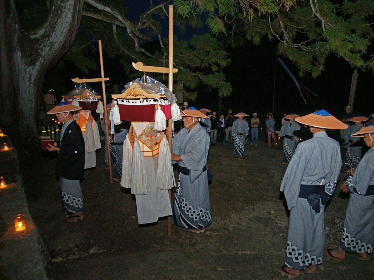 綾渡の夜念仏と盆踊