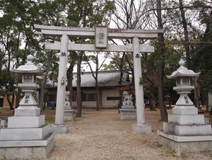 八釼神社