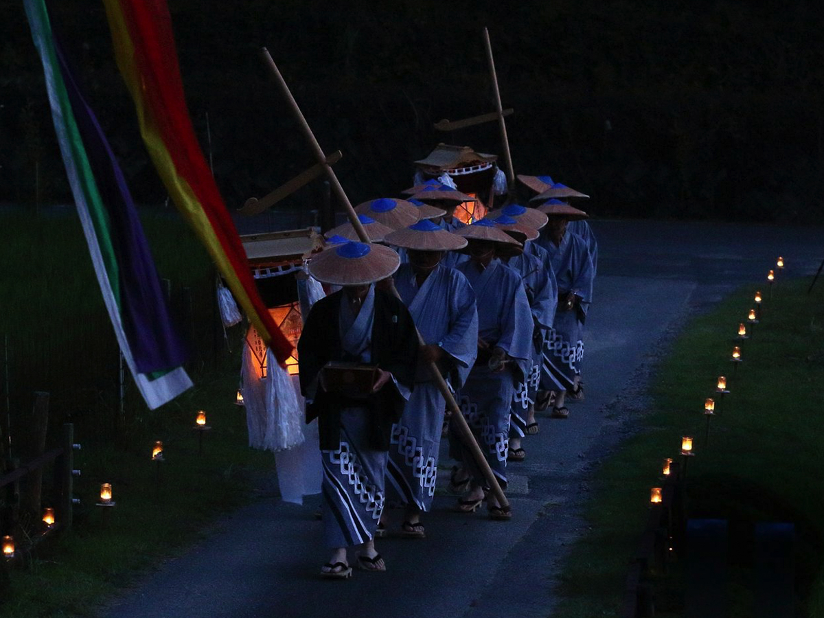 綾渡の夜念仏と盆踊