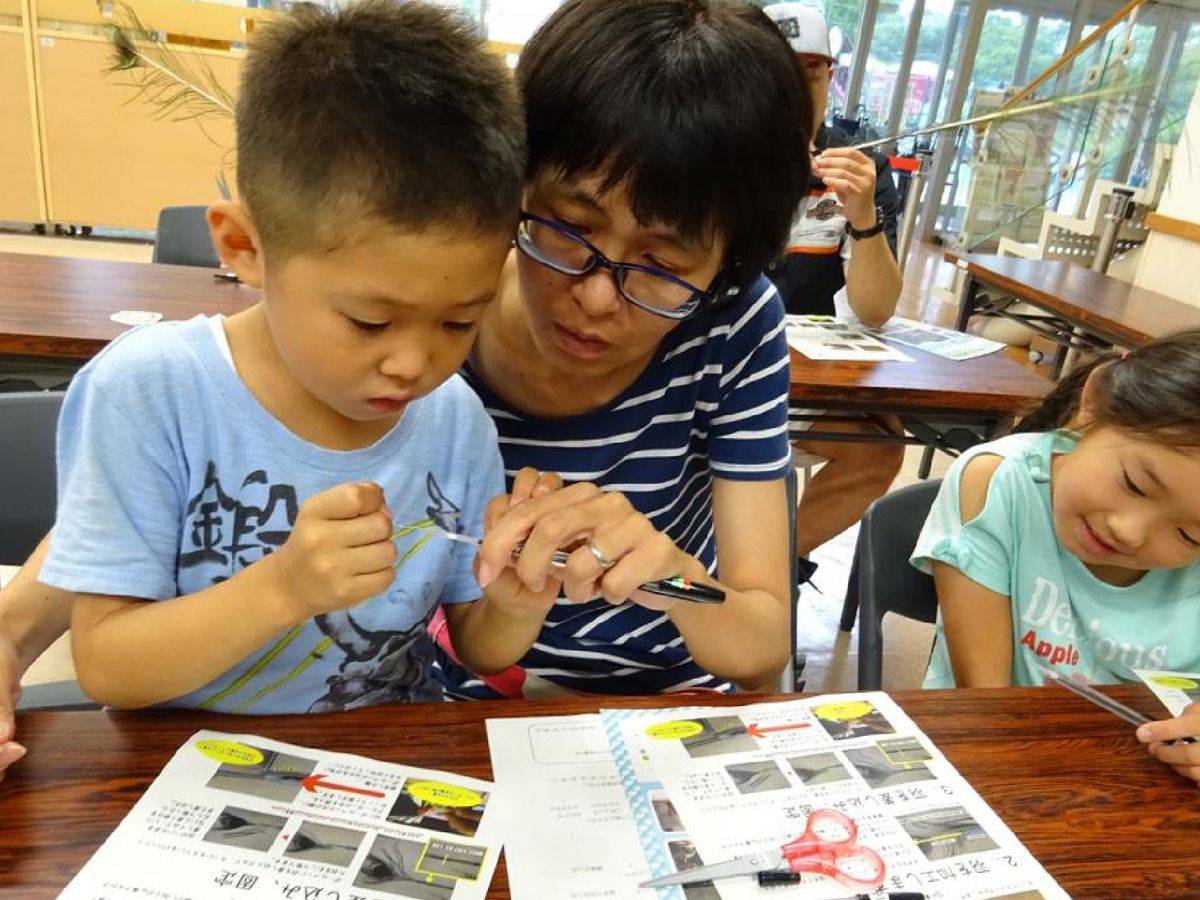 クジャクの羽ペン